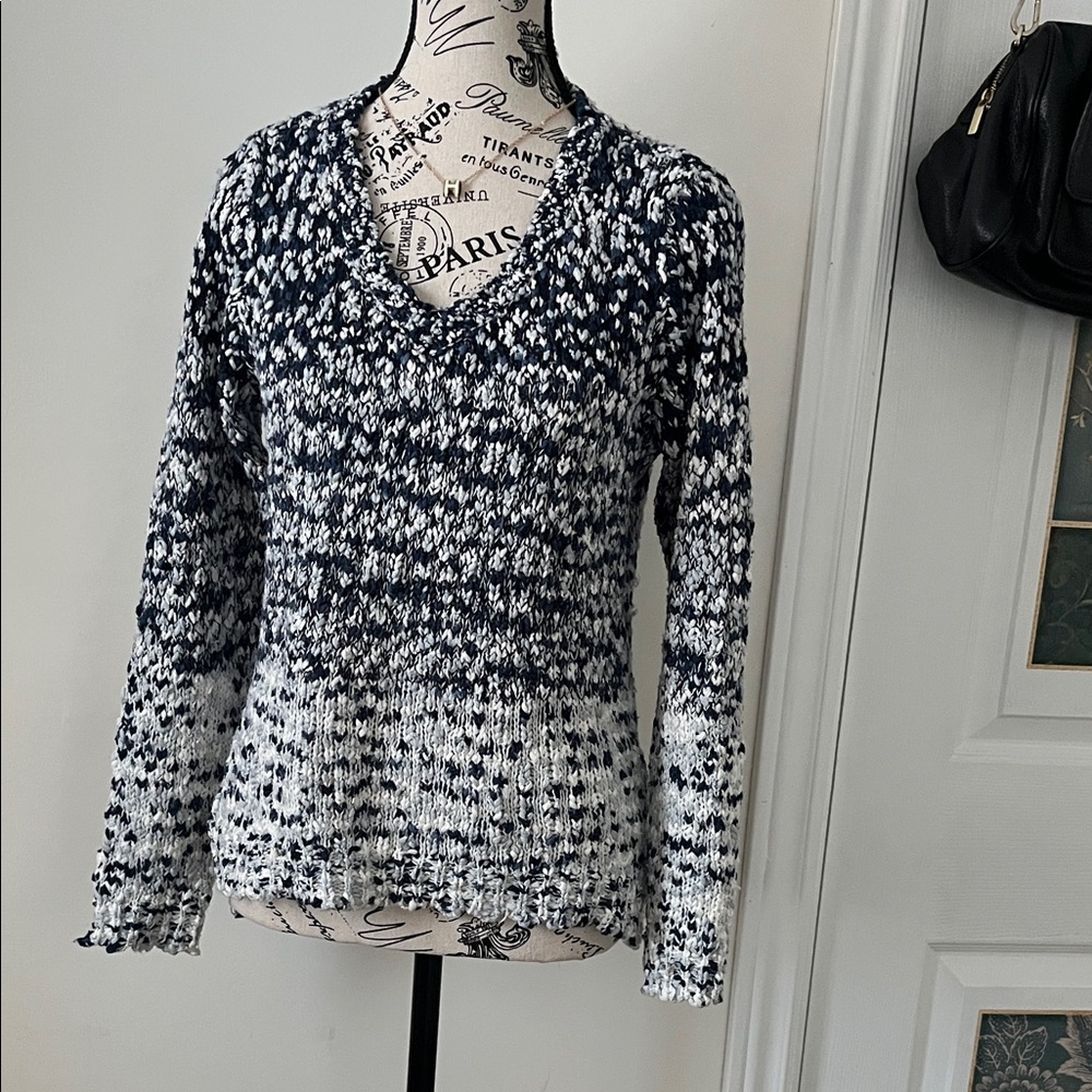 💗Women's Black and White Knit Sweater